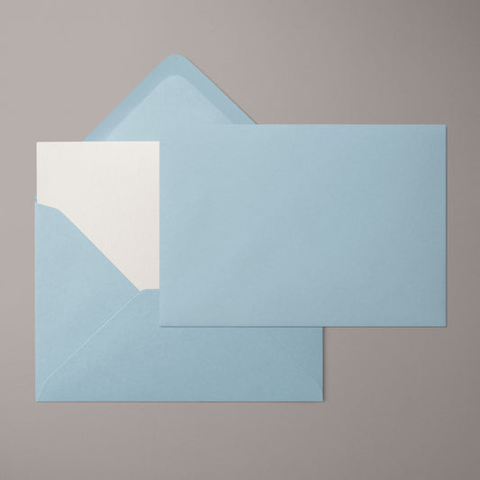 Kuvert Hellblau | Format DIN B6 (175 x 120 mm) mit spitzer Klappe | Nassklebend