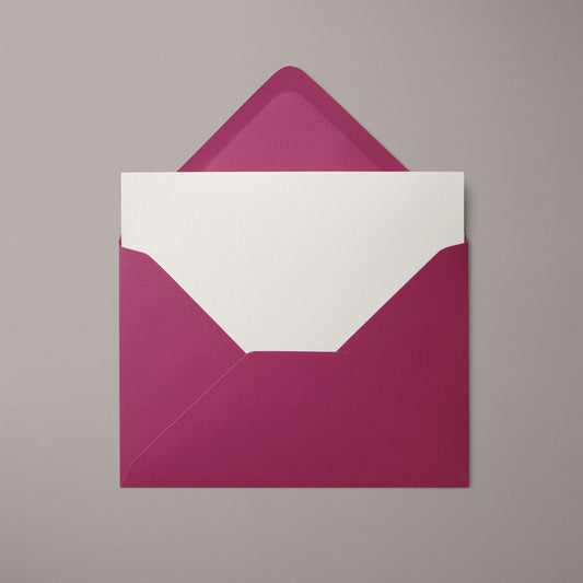 Kuvert Beere gerippt | Format DIN B6 (175 x 120 mm) mit spitzer Klappe | Nassklebend