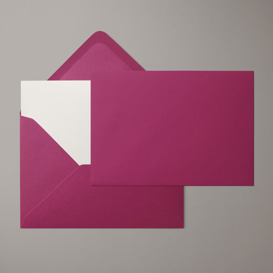 Kuvert Beere gerippt | Format DIN B6 (175 x 120 mm) mit spitzer Klappe | Nassklebend