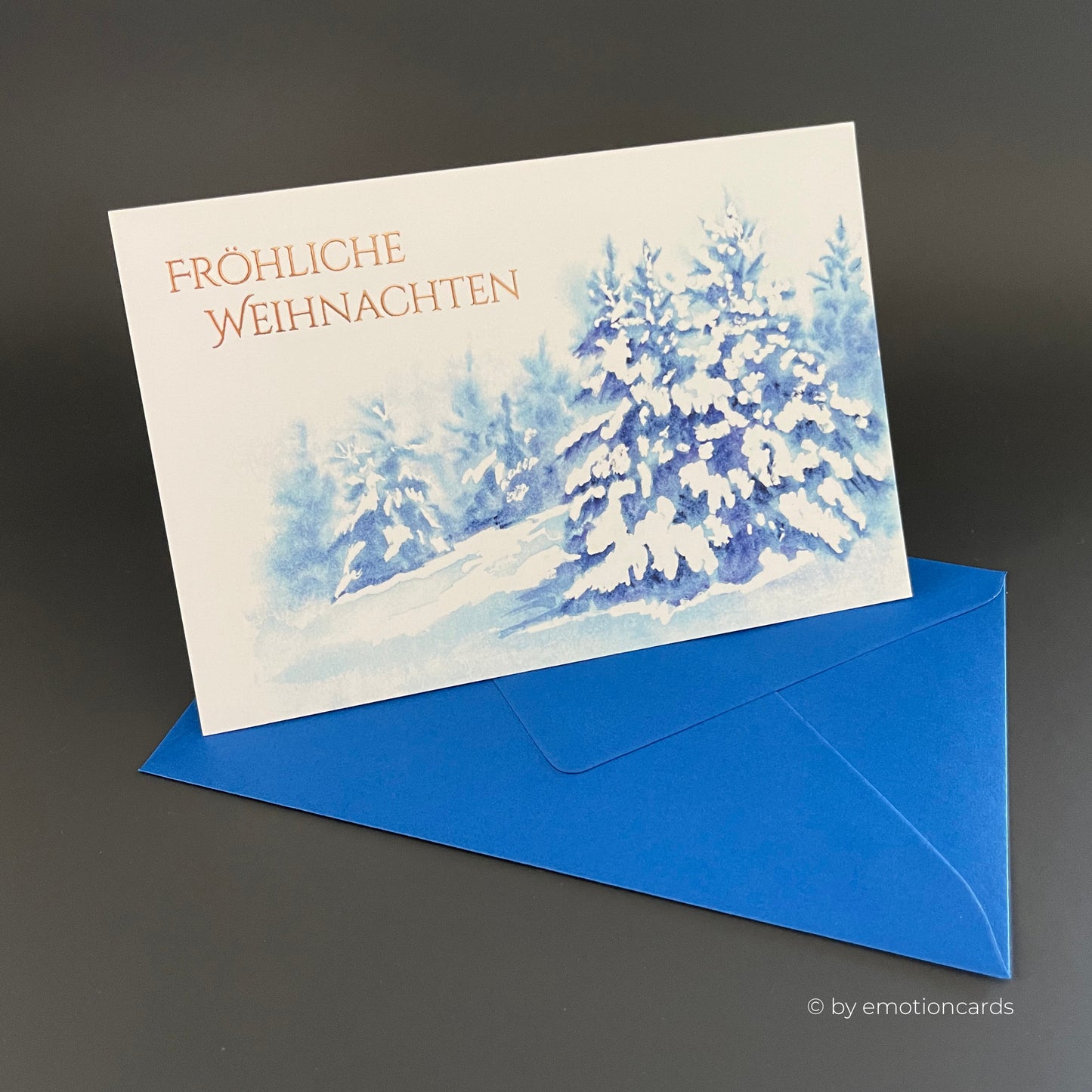 Weihnachtskarte Heißfolie rosé | Verschneiter Winterwald in blau